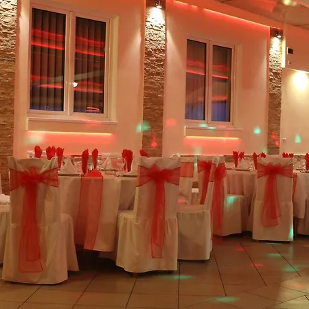 Lux Hotel 2*