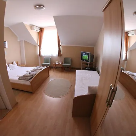 Hotel Lux 2*
