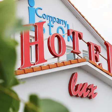 Lux Hotel 2*